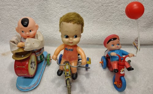 Vtg lot wind up metal - of,